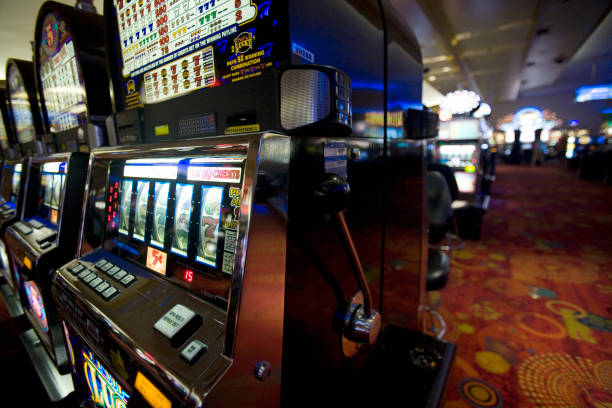 glori303 platform showing integrated sportsbook and casino games on mobile and desktop